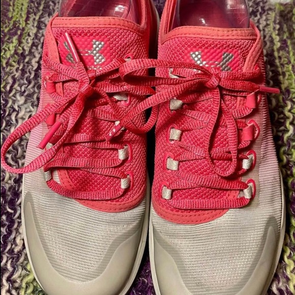 Under Armour womens size 9 Training Shoes Nice Condition 1285796-692 - Picture 7 of 9